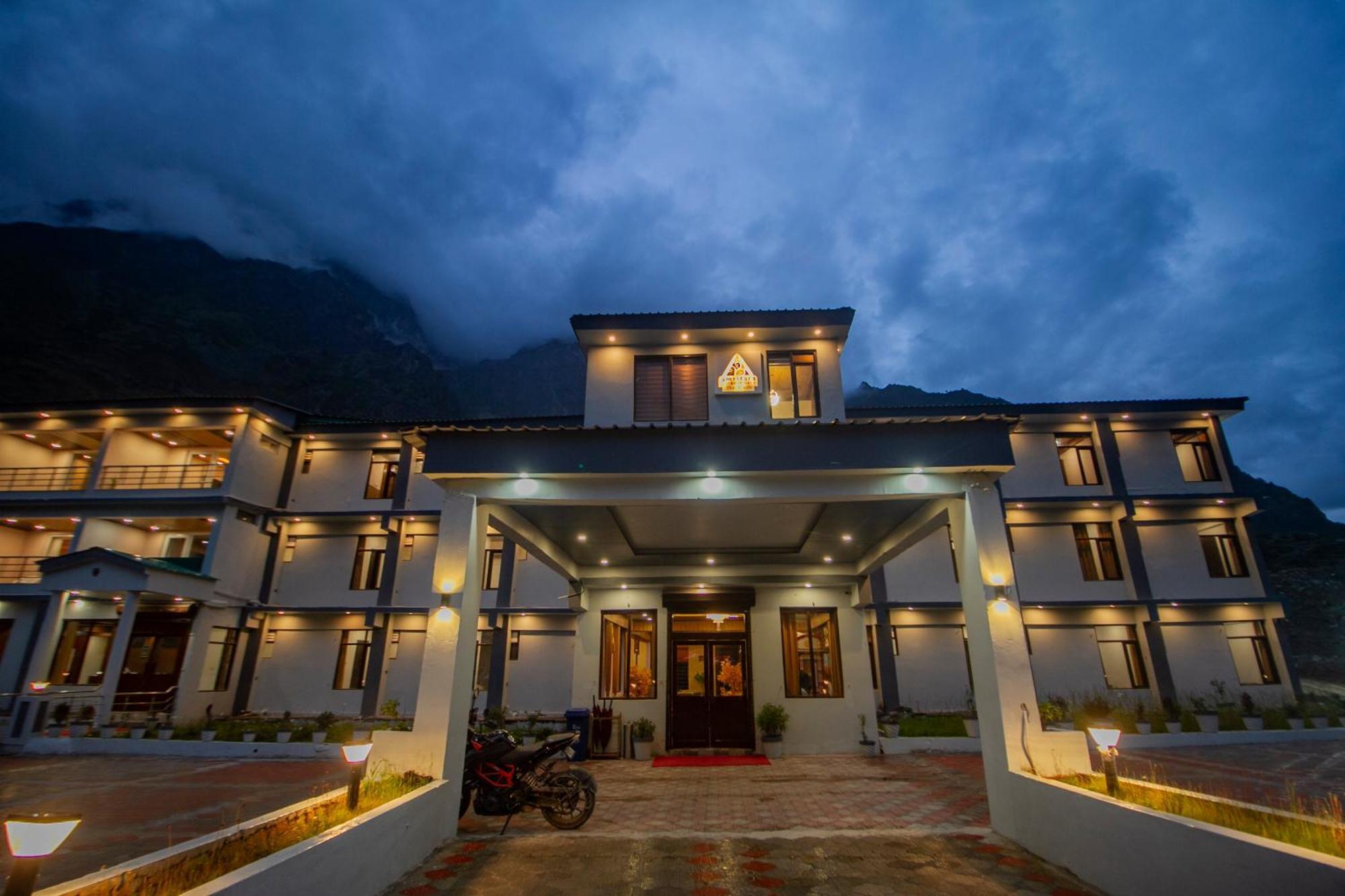 Hotel Amritara The Avadh Badrinath Esterno foto